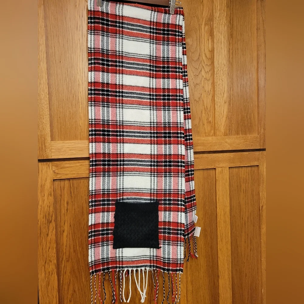 NWT Kirkland Plaid scarf
